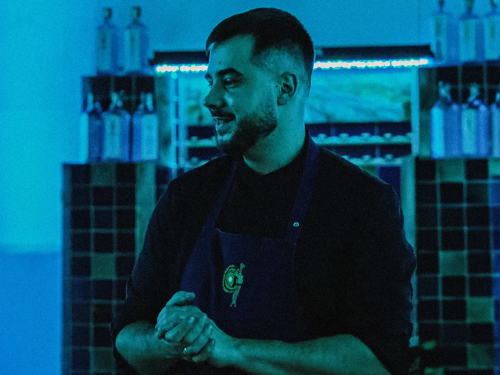 Goście obserwujący live cooking show – interaktywne doświadczenie kulinarne Messalka Events