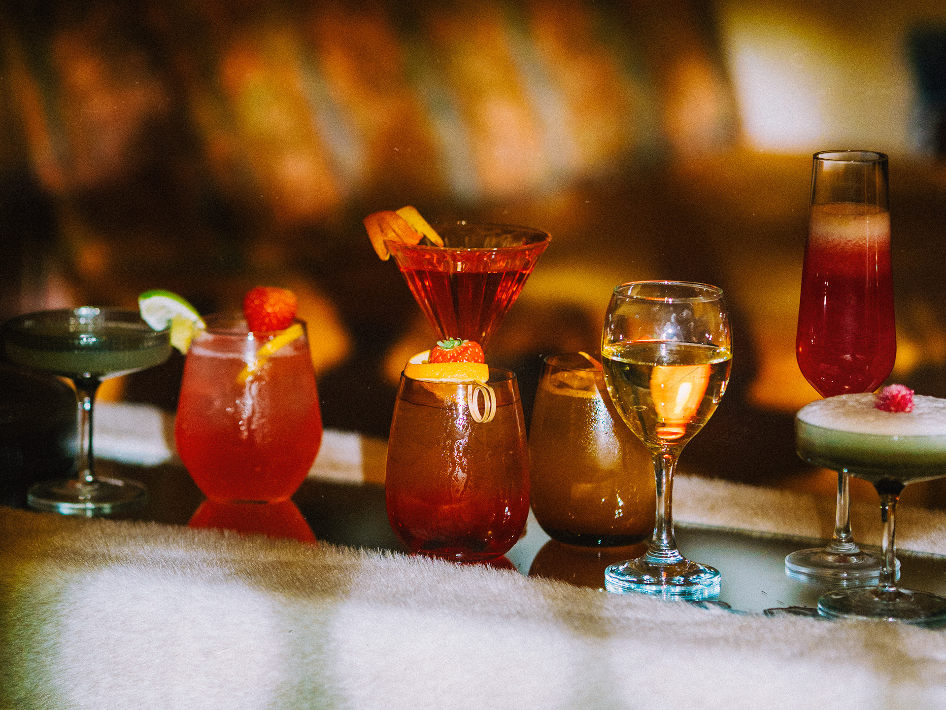 Bar i koktajle Messalka Events – profesjonalni barmani i mixology show w Warszawie